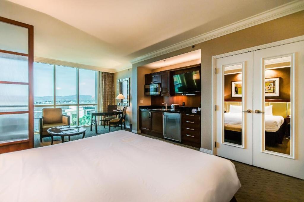 Stunning Mgm Strip View 16611 *
