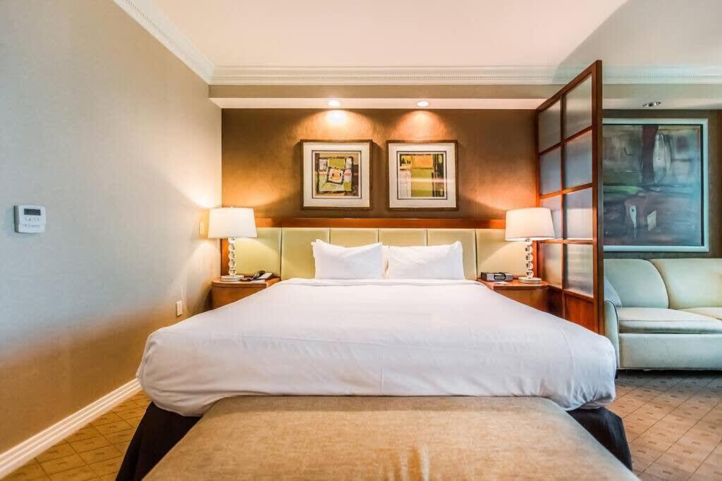 Stunning Mgm Strip View 16611 Apartment